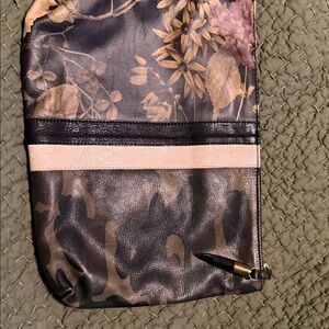 Kempton & Co Floral & Camo Leather Zip Pouch - khaki Accent